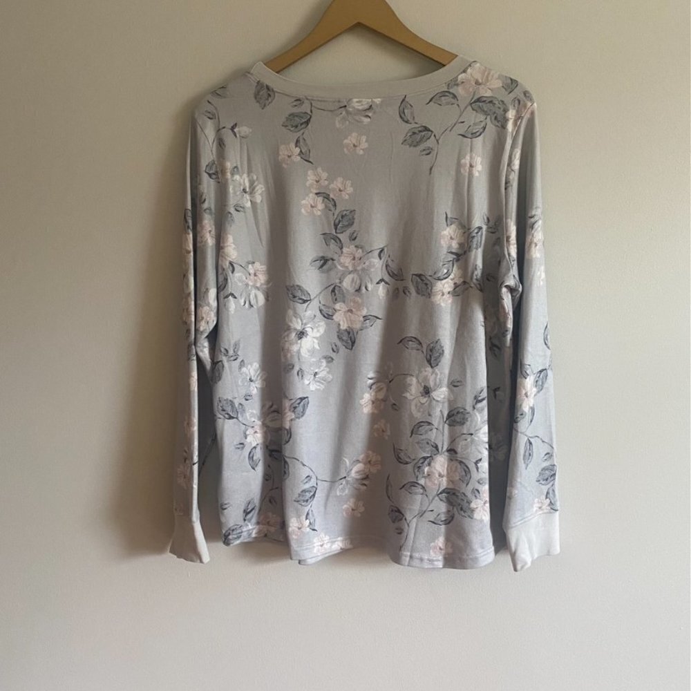 Tribal Floral Top - Picture 8 of 9